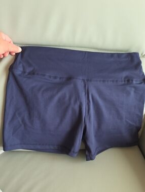 Women's Navy Cargo Active Yoga Shorts NWT